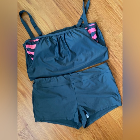 Super Cute Tankini and Swim Shorts - Picture 3 of 4